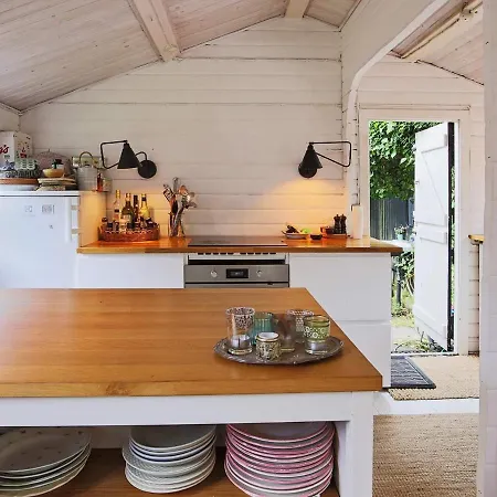 Hébergement de vacances 4 Person Holiday Home In Melby *