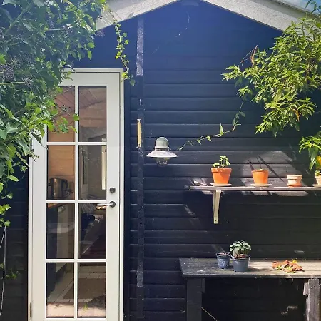 4 Person Holiday Home In Melby Hébergement de vacances *