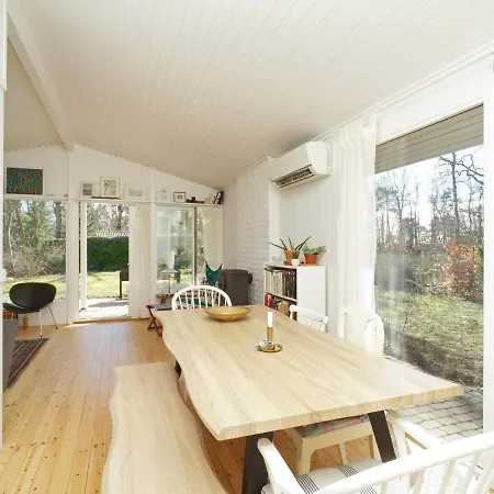 Iv Holiday home Melby